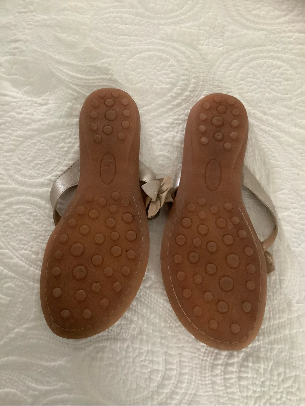 Metallic leather flip flops - Picture 2 of 3